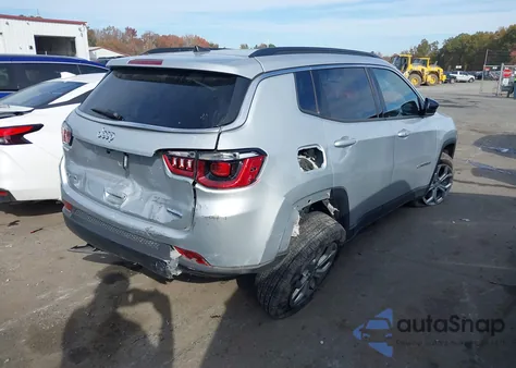 2024 Jeep Compass Latitude 4X4 из США, поврежденный, VIN 3C4NJDBN8RT133138